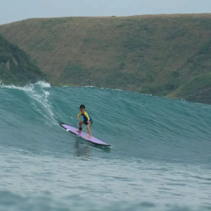 surf students having fun